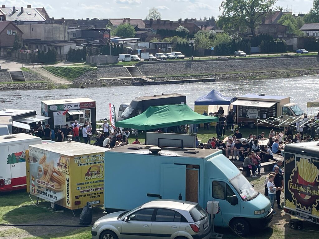 Zlot Food Trucków w Sierakowie